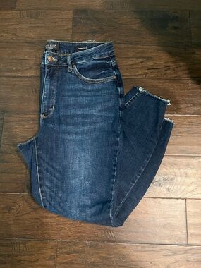 Judy Blue Dark Blue Skinny Jeans with Raw Hem 14W Amazing Stretch! GUC